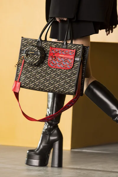 Look 26